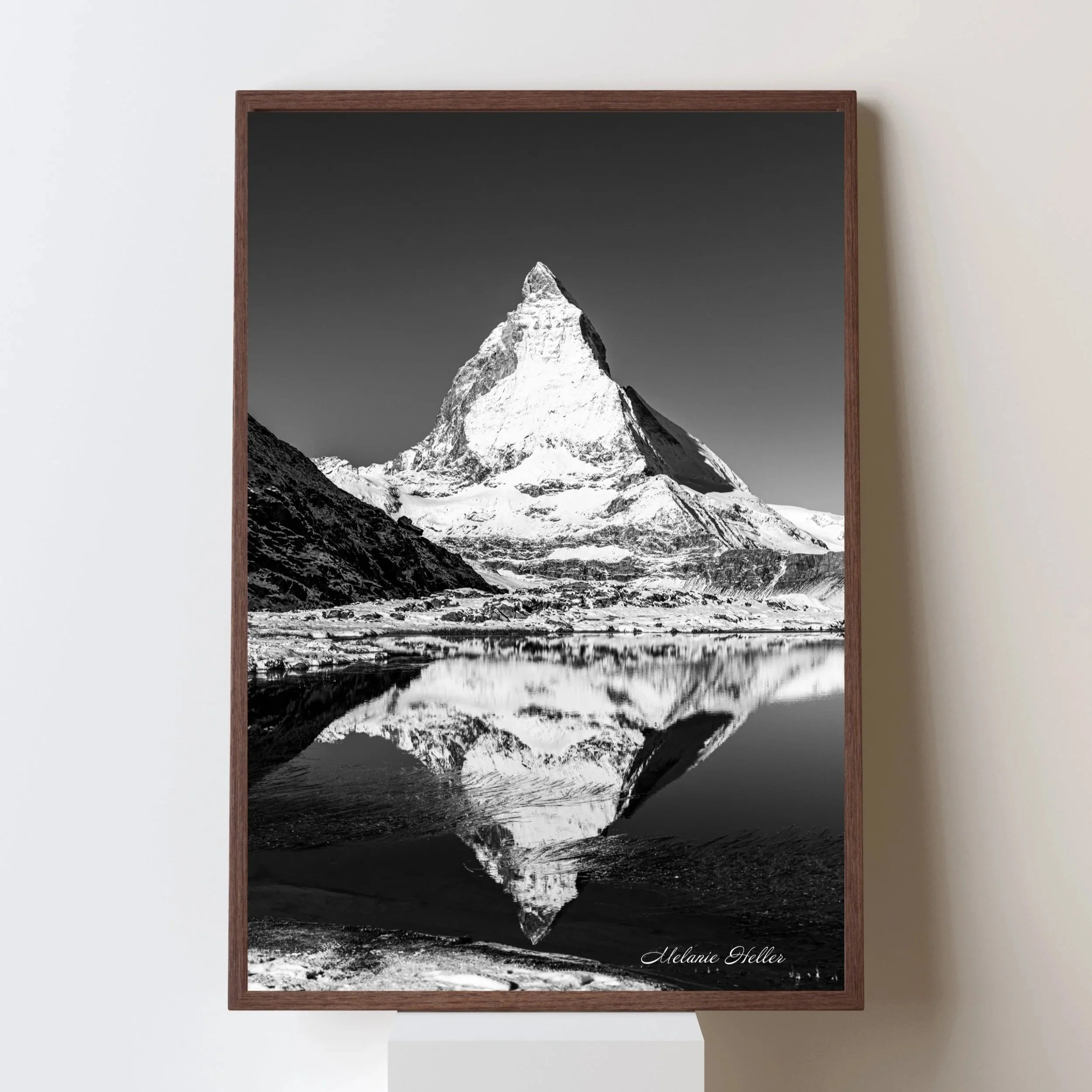 Black+and+Gray+Minimalist+Photo+Frame+Mockup+Instagram+Post.jpg