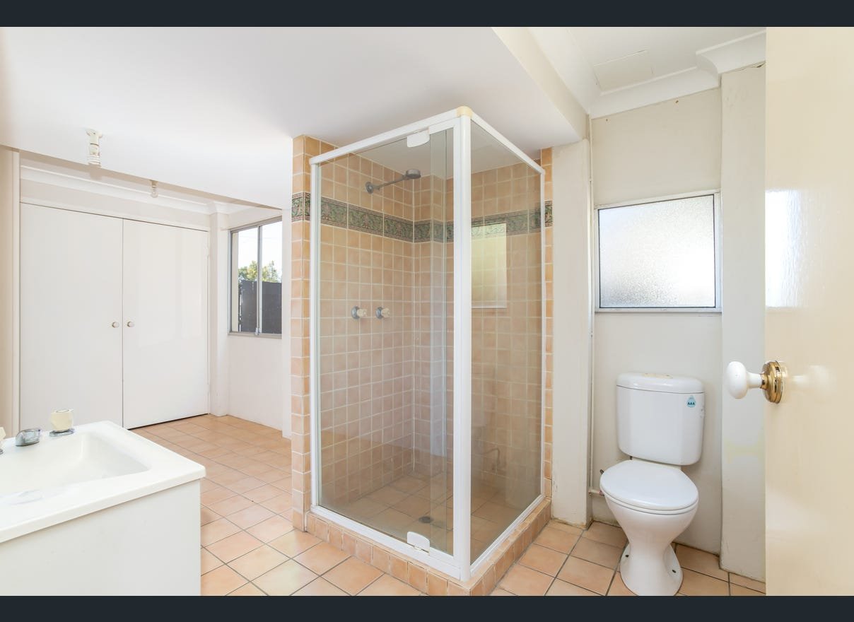 3 Madsen St Keperra Hot Property Buyers Agency bathroom 2.jpeg