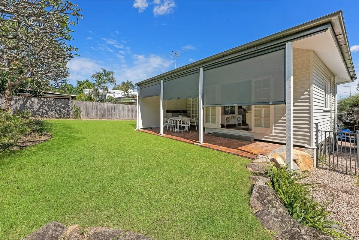 25 woodville entertaing and yard.jpg
