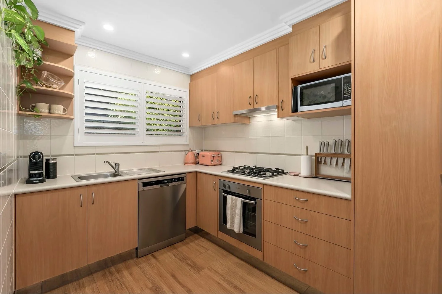 Hot Property Buyers Agency - 3:91 Hawthorne Rd, Hawthorne - Kitchen.jpg