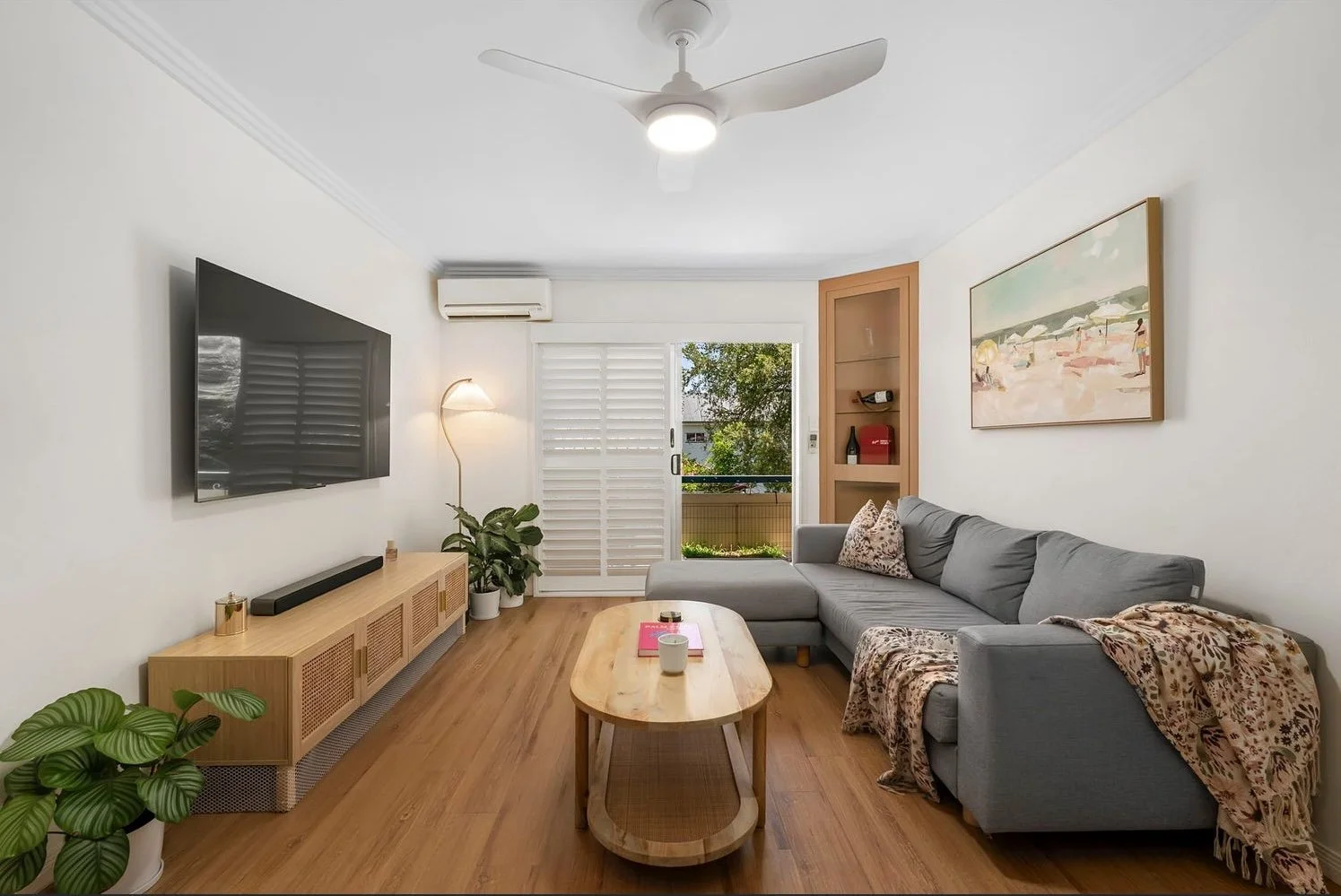 Hot Property Buyers Agency - 3:91 Hawthorne Rd, Hawthorne - Living 2.jpg