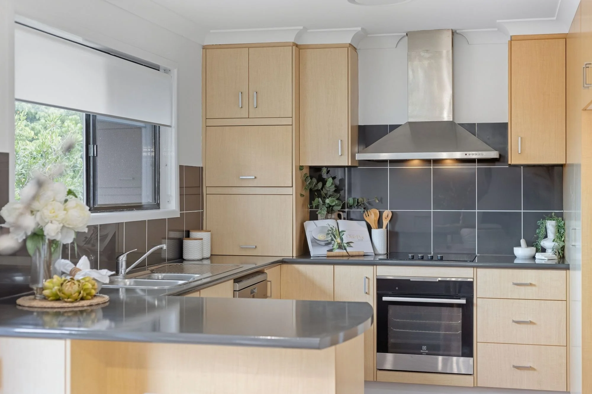 Hot Property Buyers Agency 45 Devona Street - Kitchen.jpg