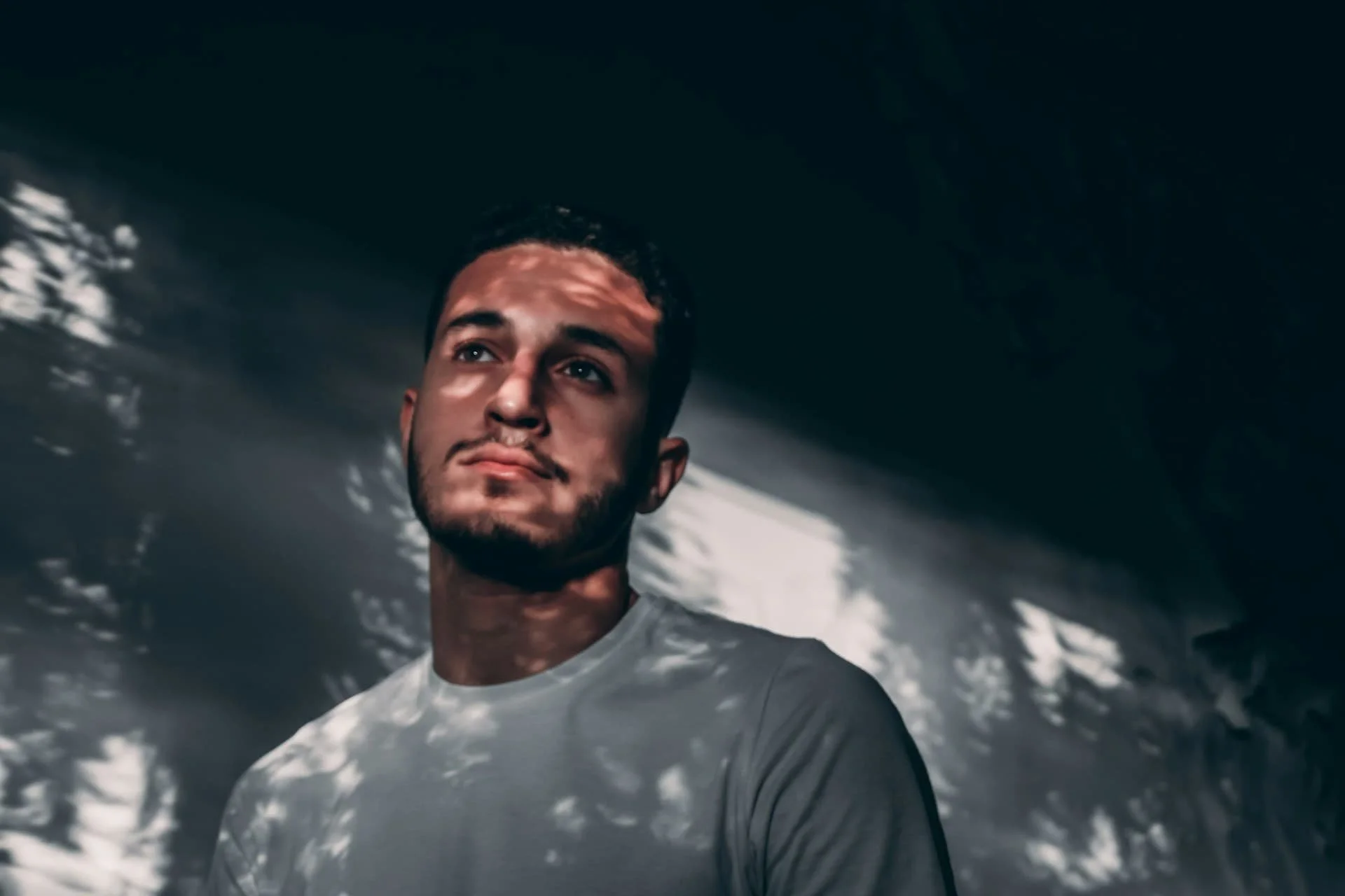 man-in-white-crew-neck-shirt