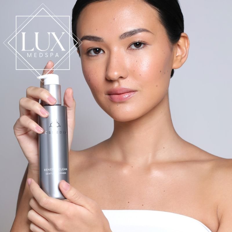 model-holding-the-best-cleanser-benefit-clean-now-available-at-the-best-spa-in-miami-online-store