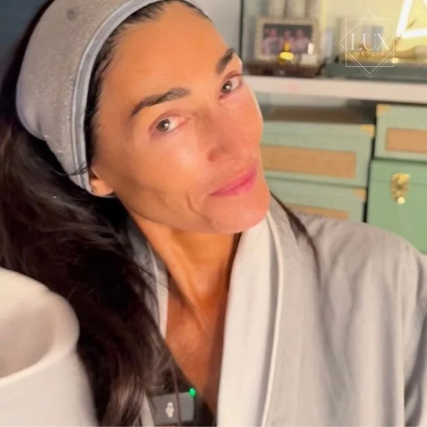 Dara Tomanovich discussing Alan Araujo and his personalized facial philosophy at Lux MedSpa Brickell