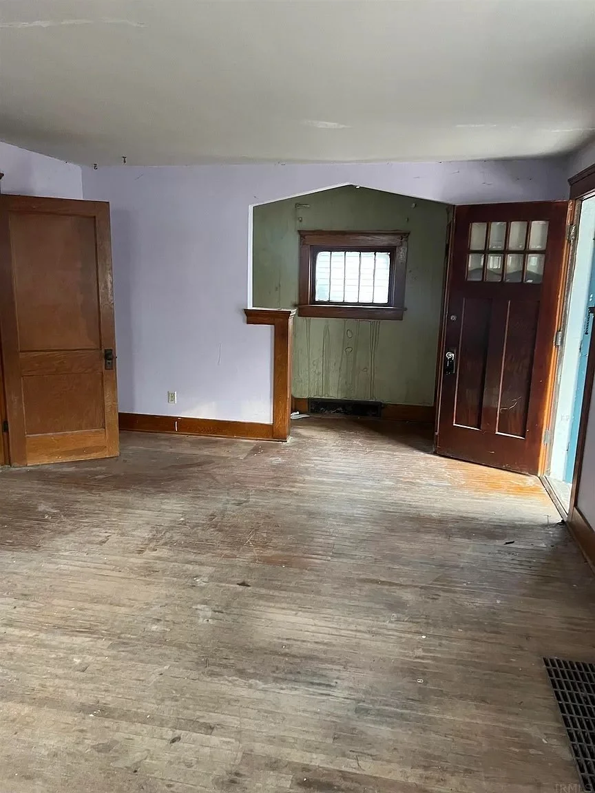Living room to Stairs.jpg
