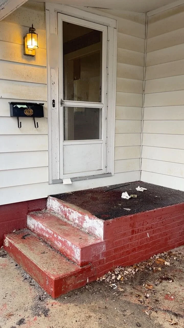 Ext entry blurred before.jpg