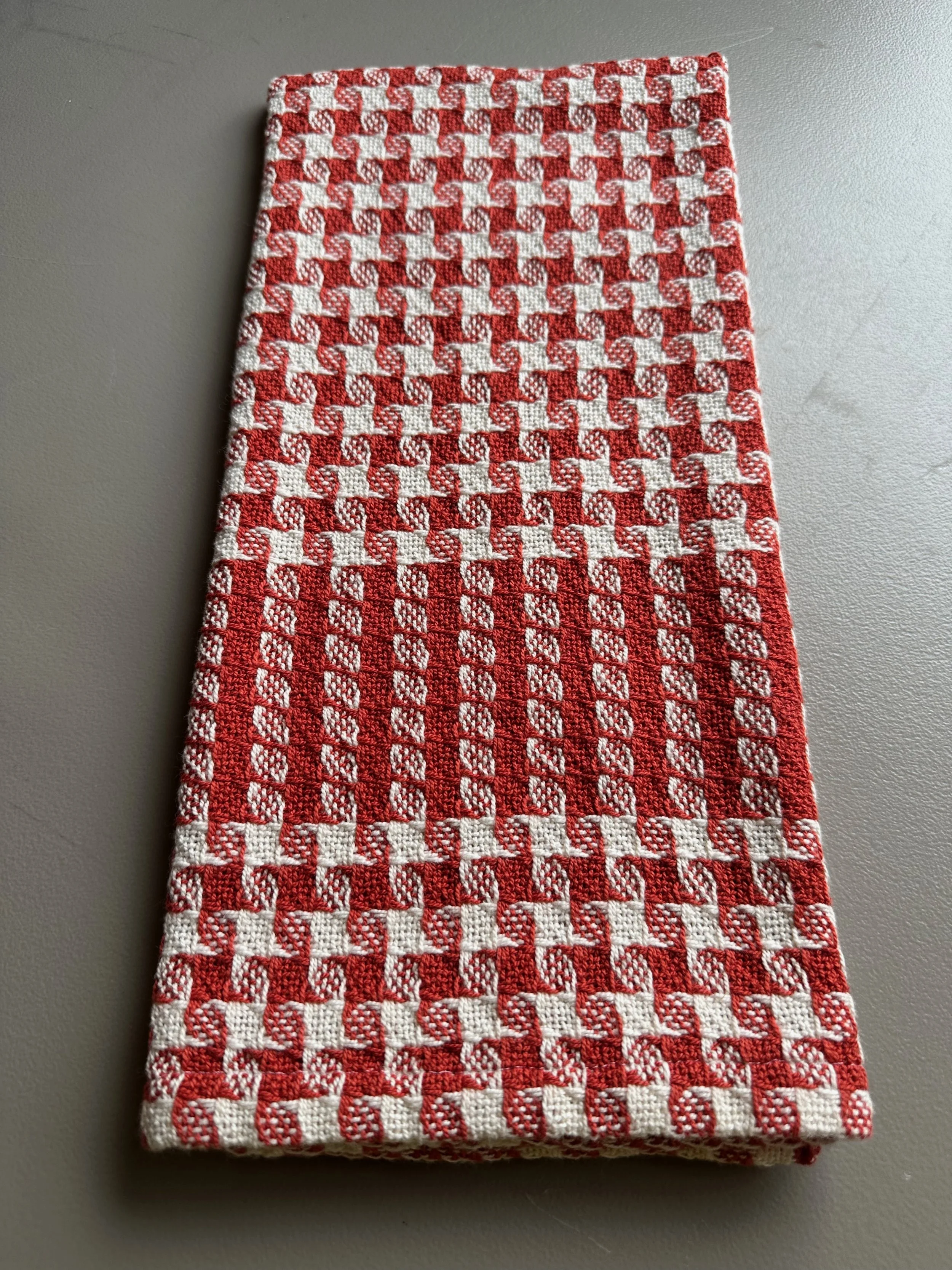 Pinwheel Twill towel cayenne 1.jpeg
