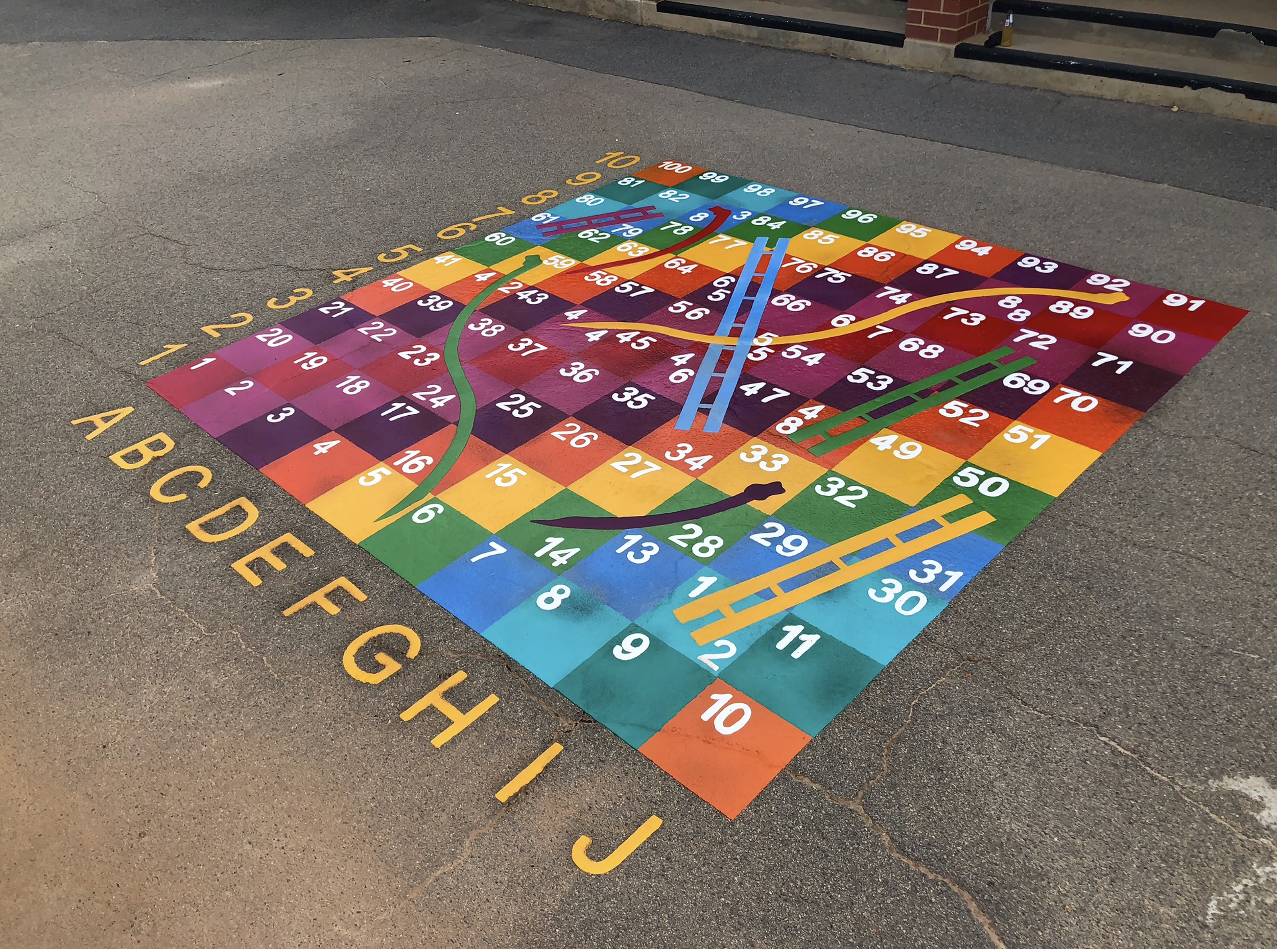 groundsplash-snakes-and-ladders-markings