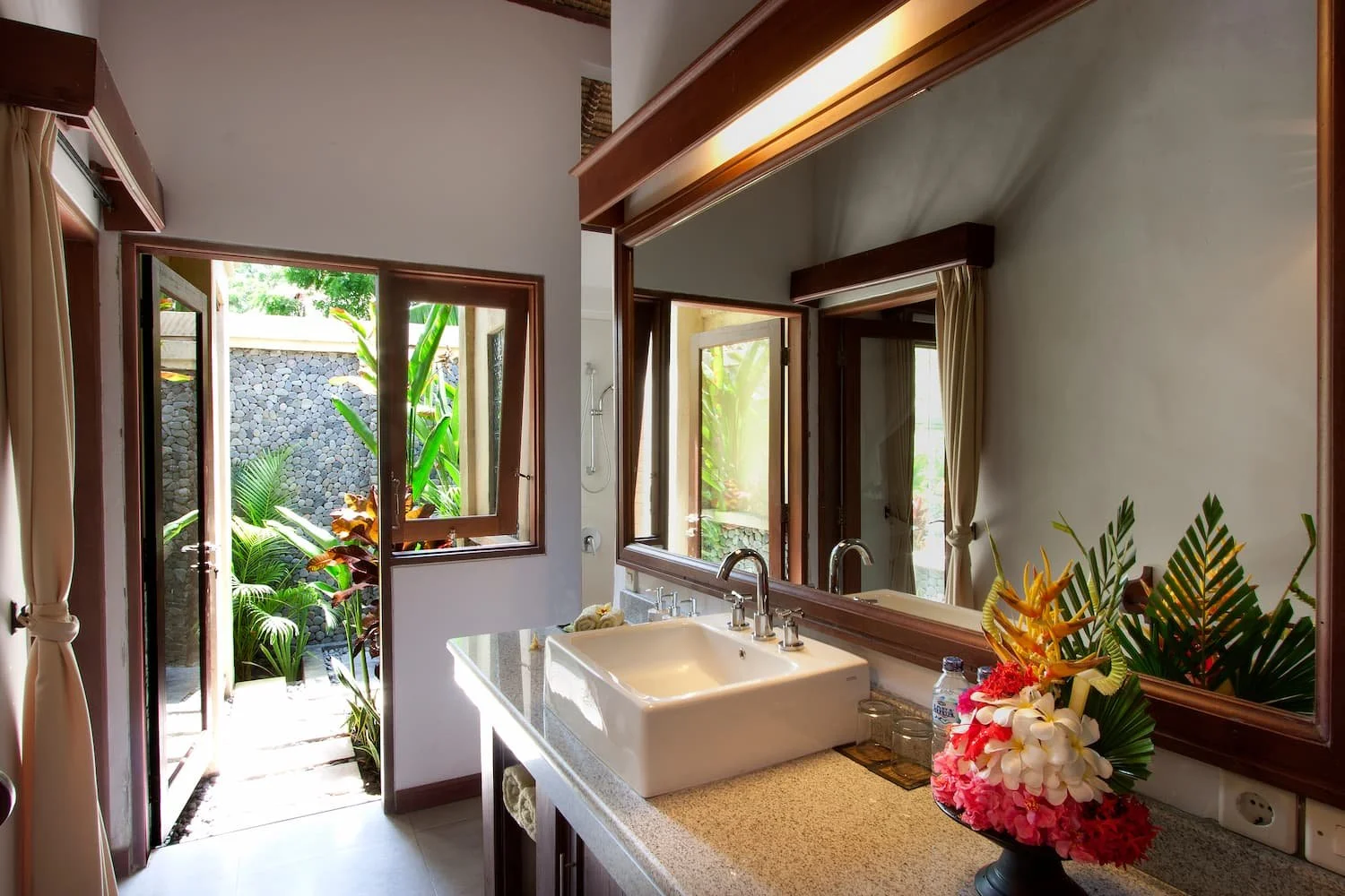 15-villa-wilali-master-suite-bathroom-1500w75q.jpg