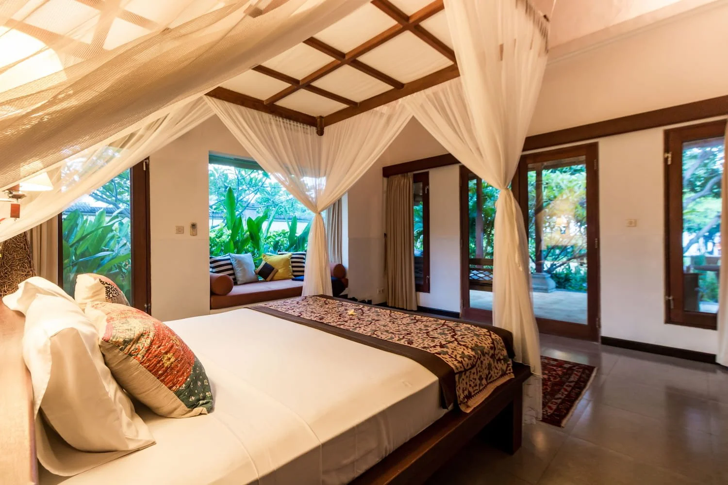 17-villa-wilali-ocean-suite-view-1500w80q.jpg