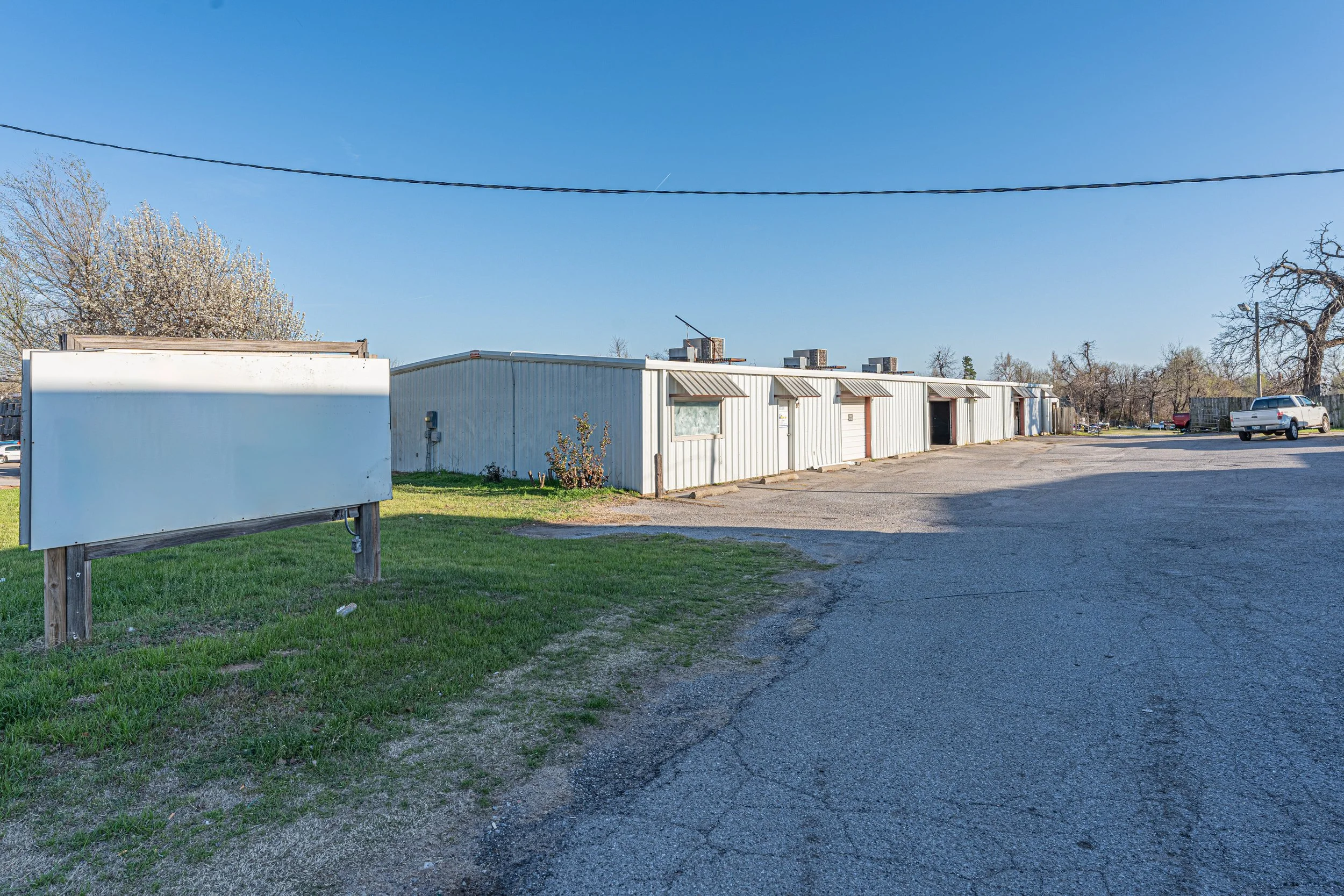 12Exterior.jpg