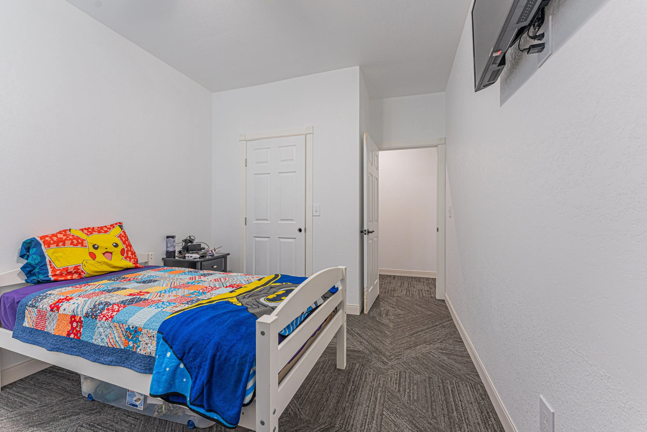 65Bedroom3.jpg