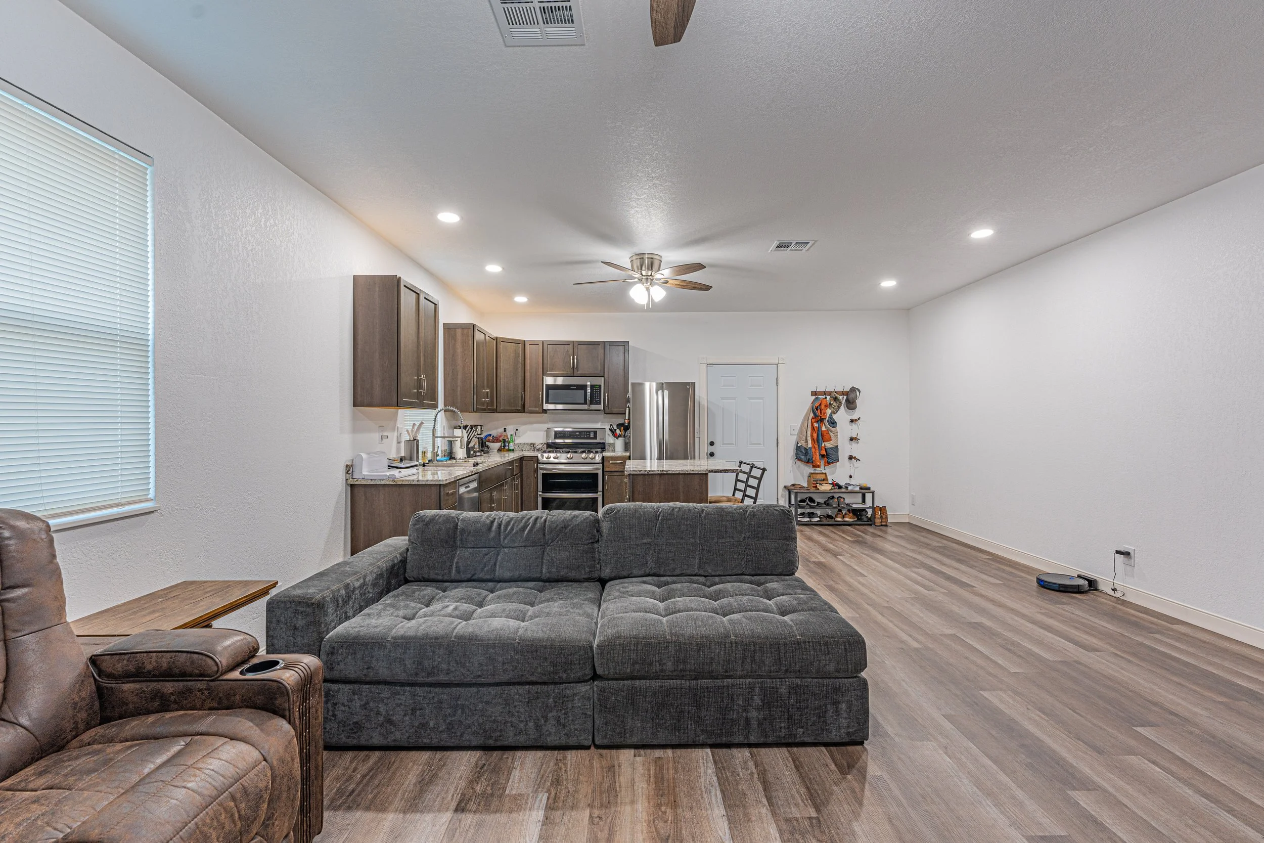 49LivingRoom.jpg