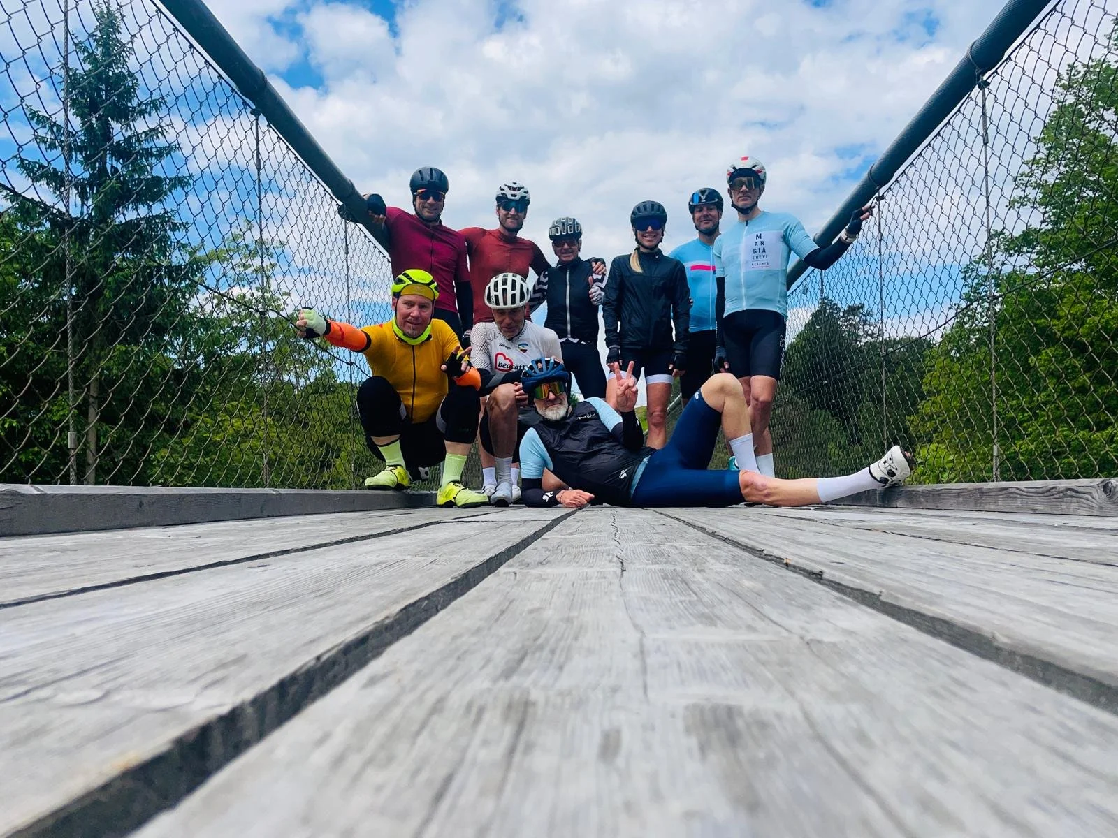 R&uuml;ckblick : Zweite Ausbildung zum RennradGUIDE 🚴

Ende Mai starteten acht motivierte Teilnehmer:innen in St. Kanzian am Klopeiner See beim Bikeguide Austria RennradGUIDE Basismodul &ndash; und das bei anspruchsvollen Wetterbedingungen.

Kurslei