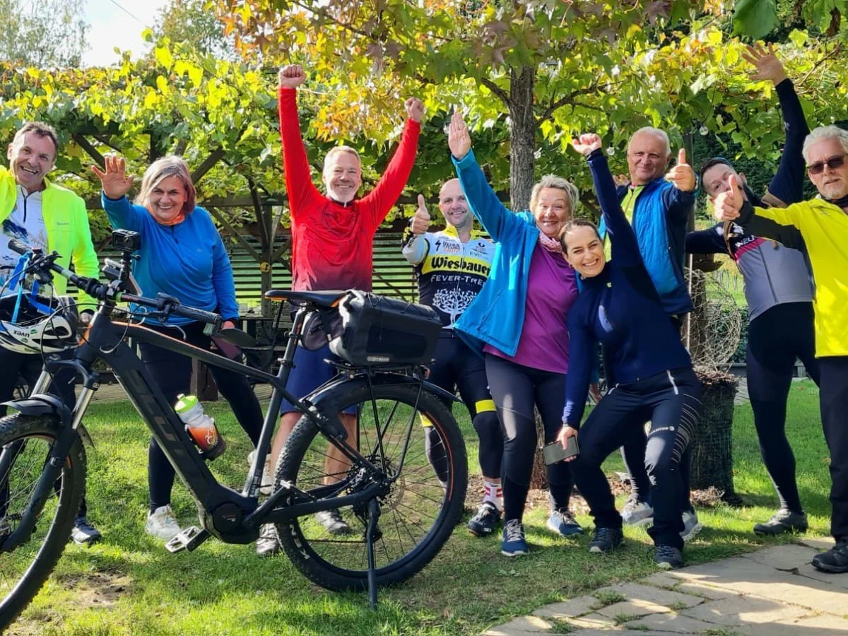 🚴&zwj;♀️ Bike &amp; Spa RadtourenGUIDE-Ausbildung 🌿💦

Von 3. bis 7. Oktober 2025 fand im Rahmen des grenz&uuml;berschreitenden Projekts Bike &amp; Spa der Region Thermen- &amp; Vulkanland das Basismodul zur Ausbildung zum/zur zertifizierten Radtou