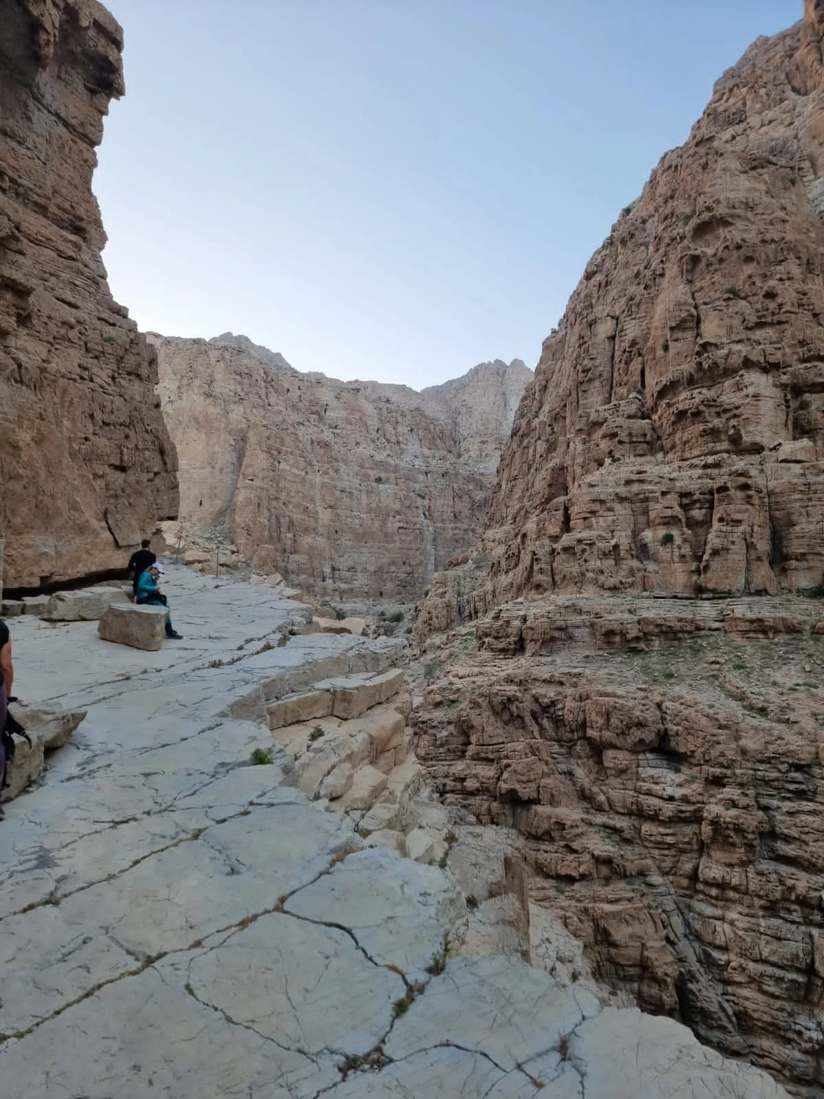 wadi koob 3 uae trekkers.JPG