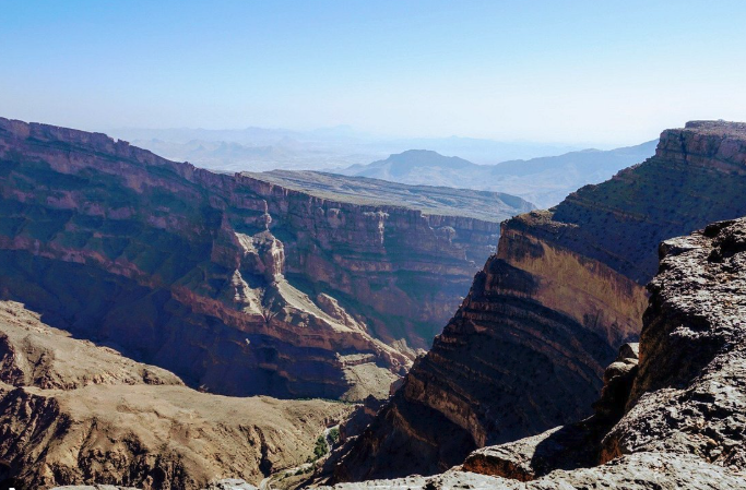 Climb Jabal Shams with uae trekkers