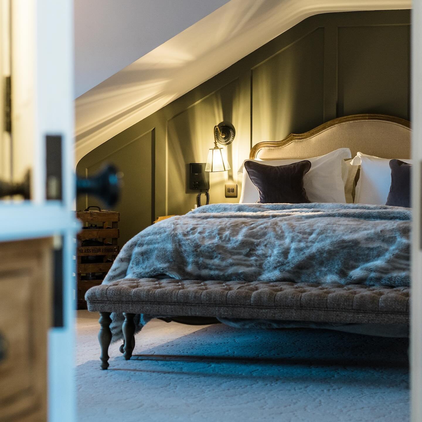 For when luxury isn&rsquo;t enough, the suites and rooms at Regency House provide the ultimate haven for a cosy getaway.
&nbsp;
Each of our suites and rooms are individually designed, so no two are alike.
&nbsp;
Take a look at our website to choose y