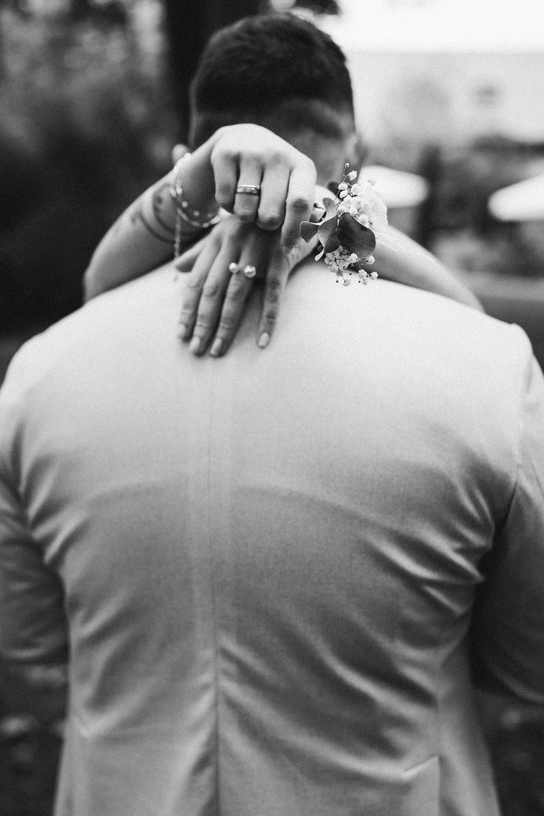 Emotionaler Moment beim First Look – Hochzeitsfotografie in der Toskana