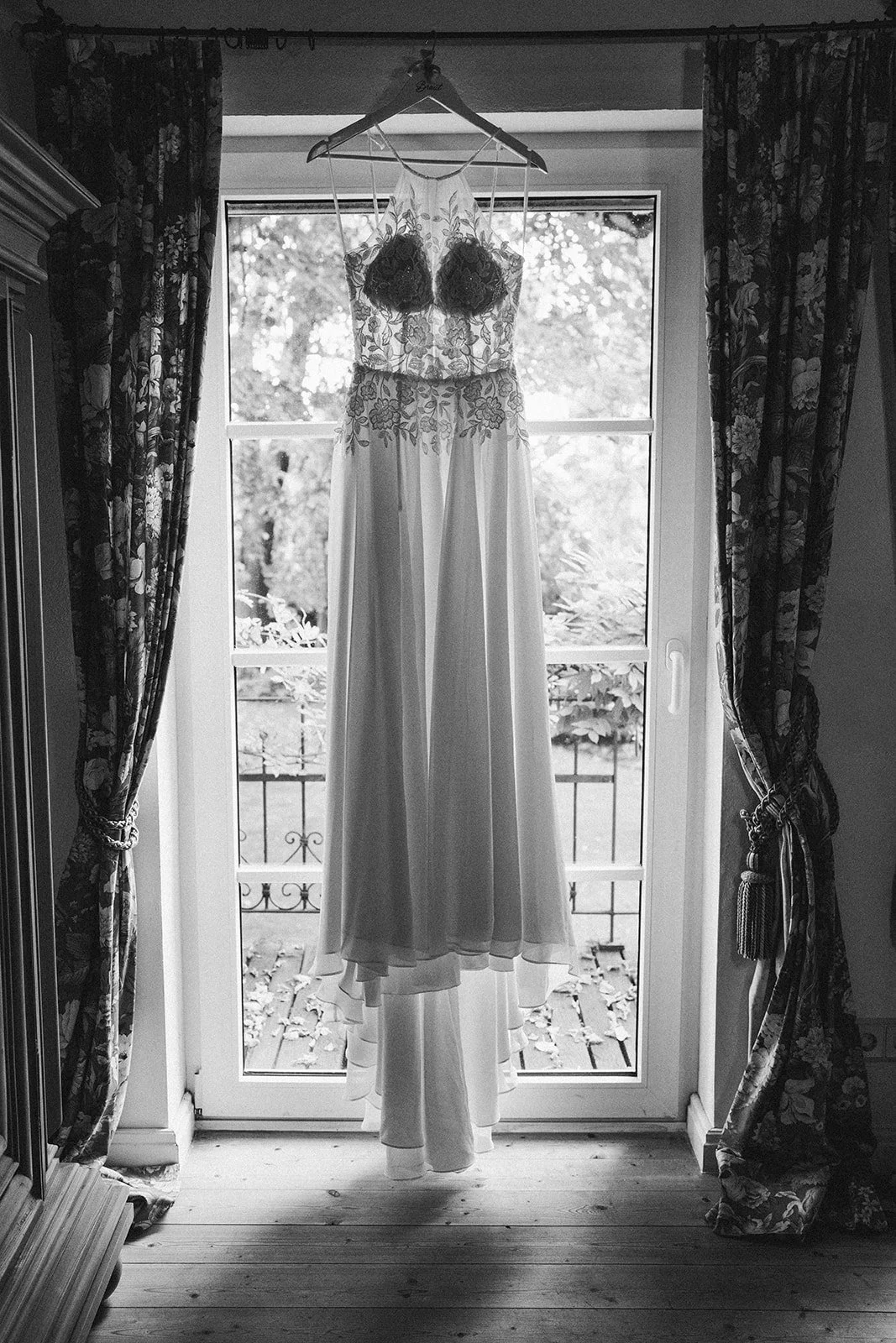 Ein Hochzeitskleid. Hochzeitsfotograf Mainz