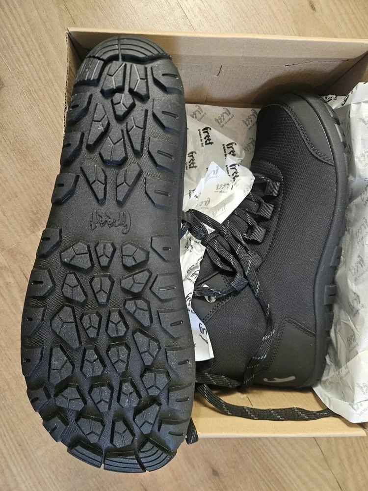 Grof zoolprofiel van de Freet Mist Black in de doos
