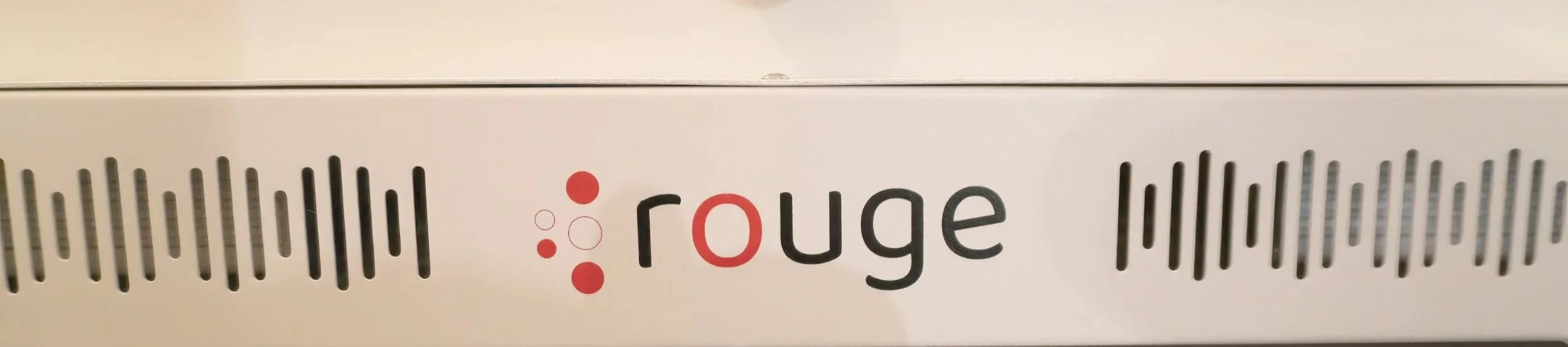 rouge red light logo