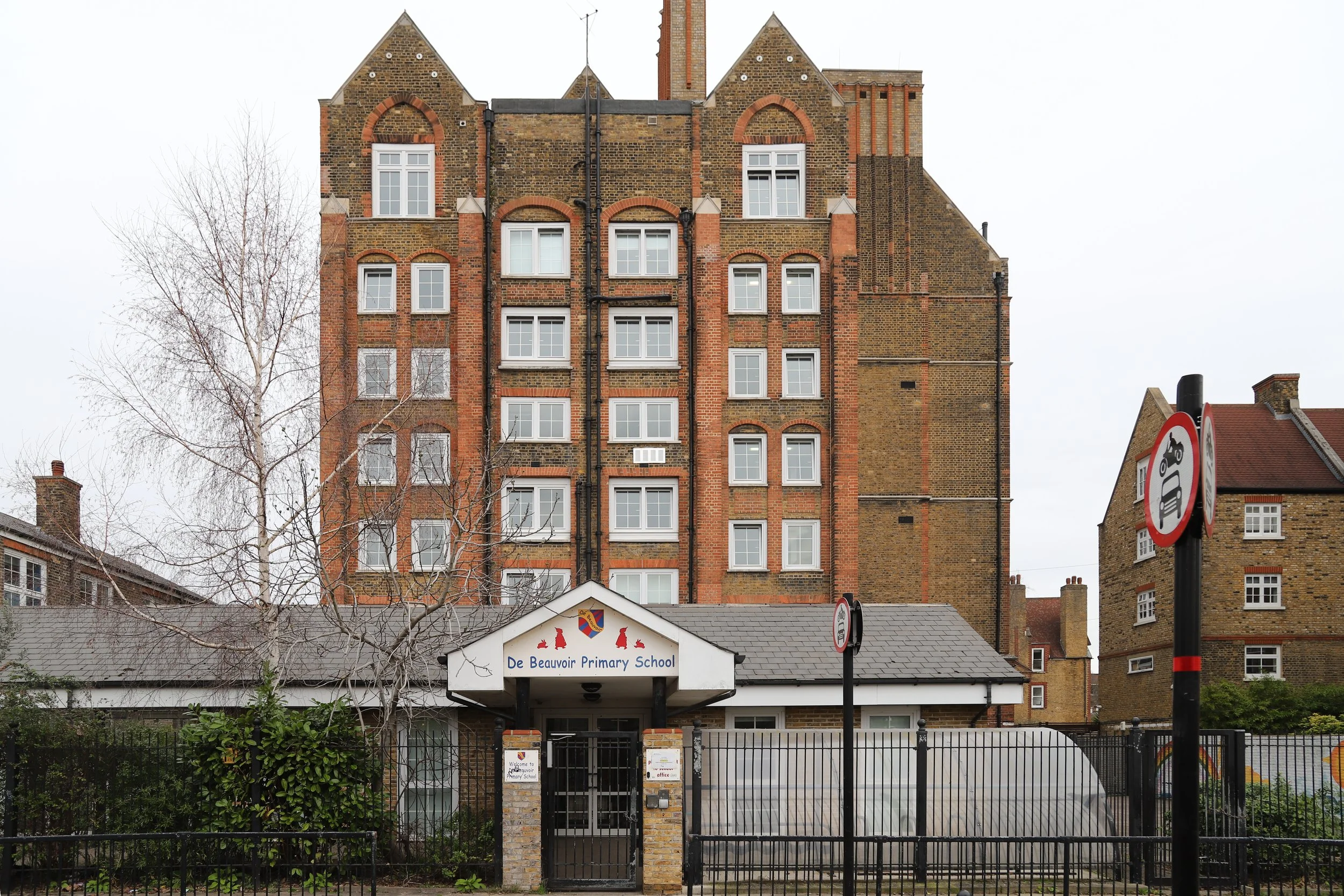 De Beauvoir Primary School.jpg