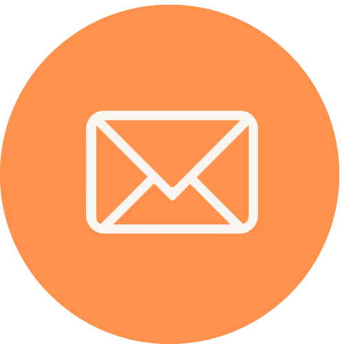 Een witte envelop-pictogram op een oranje cirkelachtergrond.