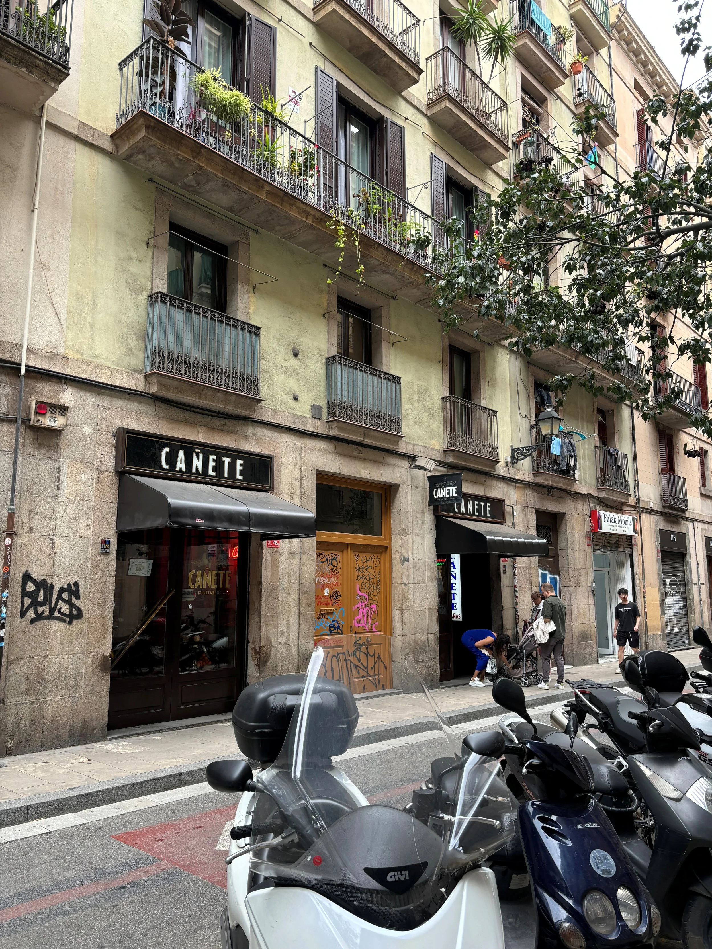 Bar Canete Tapas Restaurant Barcelona