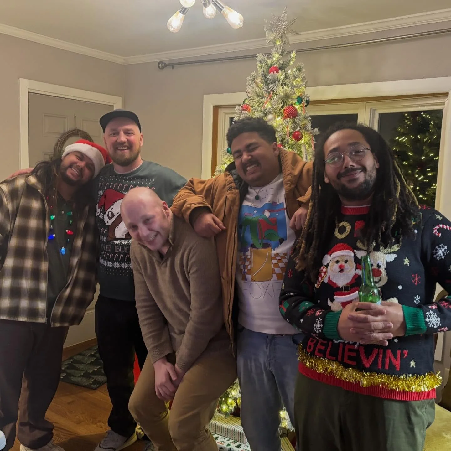 Wishing you a Happy Xmas. Be kind to everyone, today &amp; every other day. Life is a beautiful gift we can easily take for granted, so make someone smile. Cherish friends, family and the people all around that you may never find the need to speak to