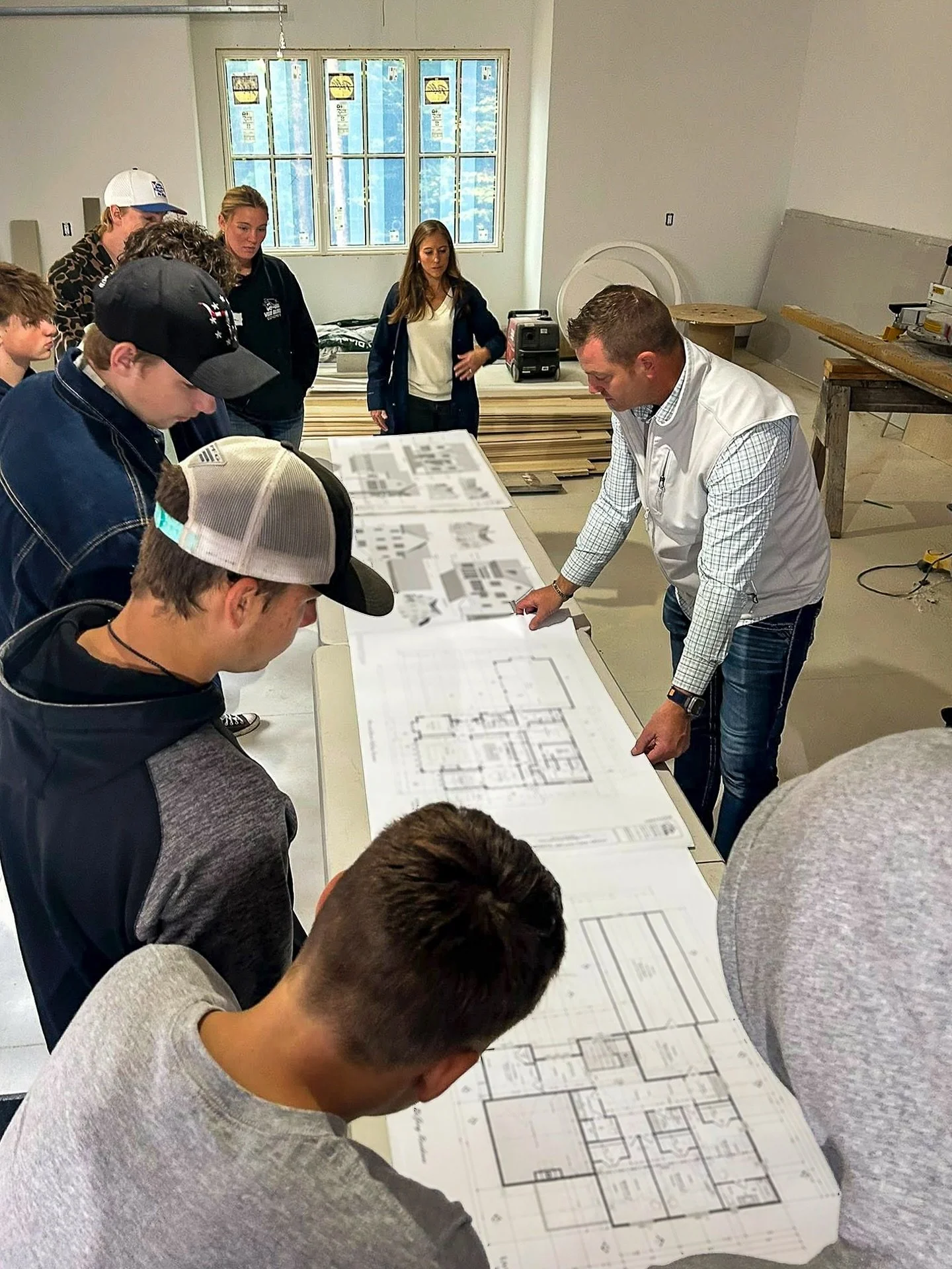 A great day with the Route Homeschool Trade Center! 16 first-year students stopped by to explore what life in the trades looks like, learning, asking questions, and getting hands-on experience.
Love seeing the next generation getting excited about b