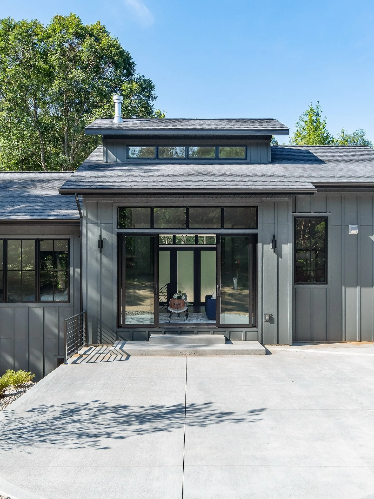 Anyone can build pretty. Not everyone builds well.

The difference shows up years later, when doors still close, floors stay level, and your home still feels brand new. That&rsquo;s quality you can&rsquo;t fake. 

Let us walk you through the process.