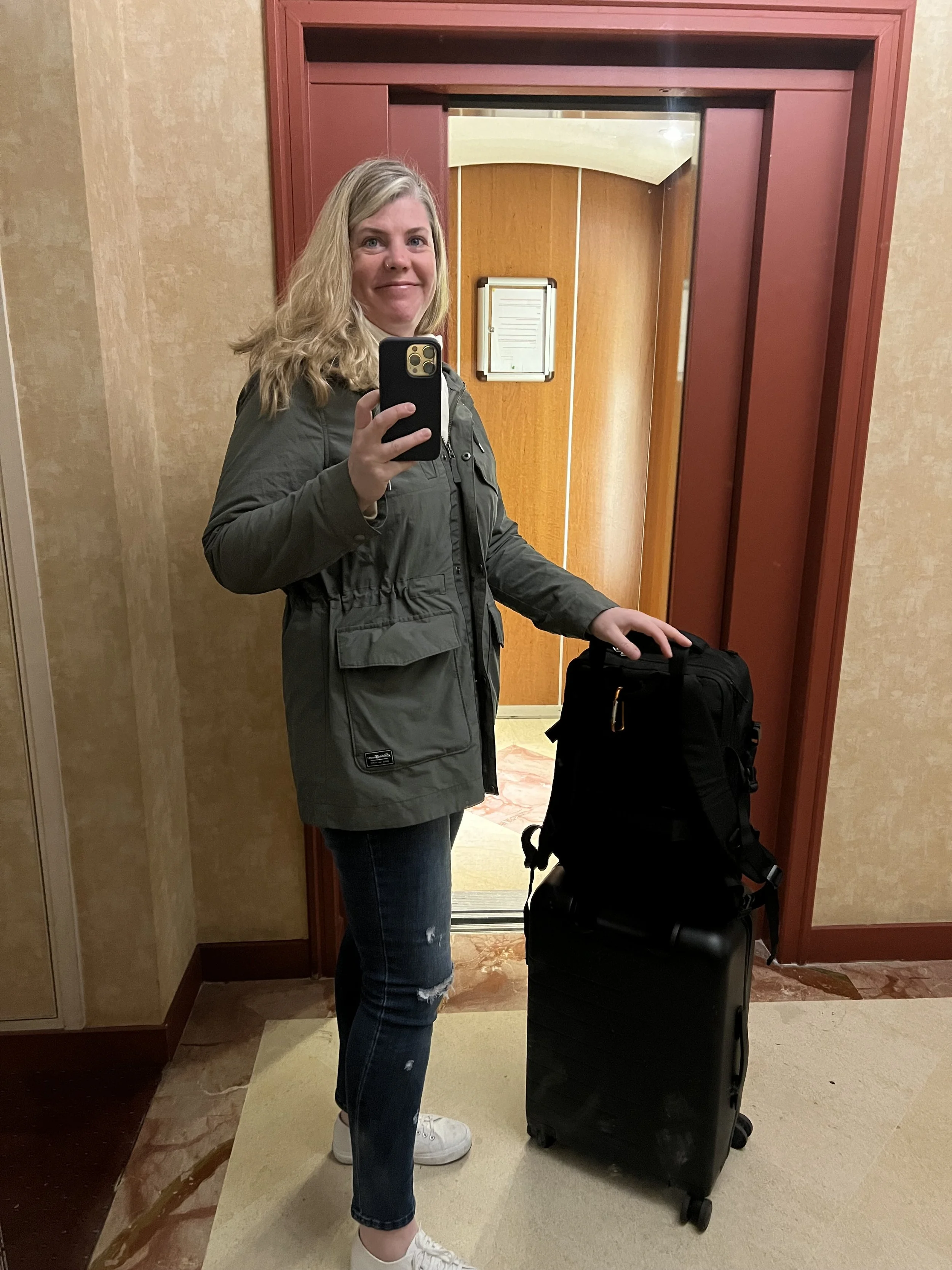 Amanda in her airbnb in Paris 5/2023