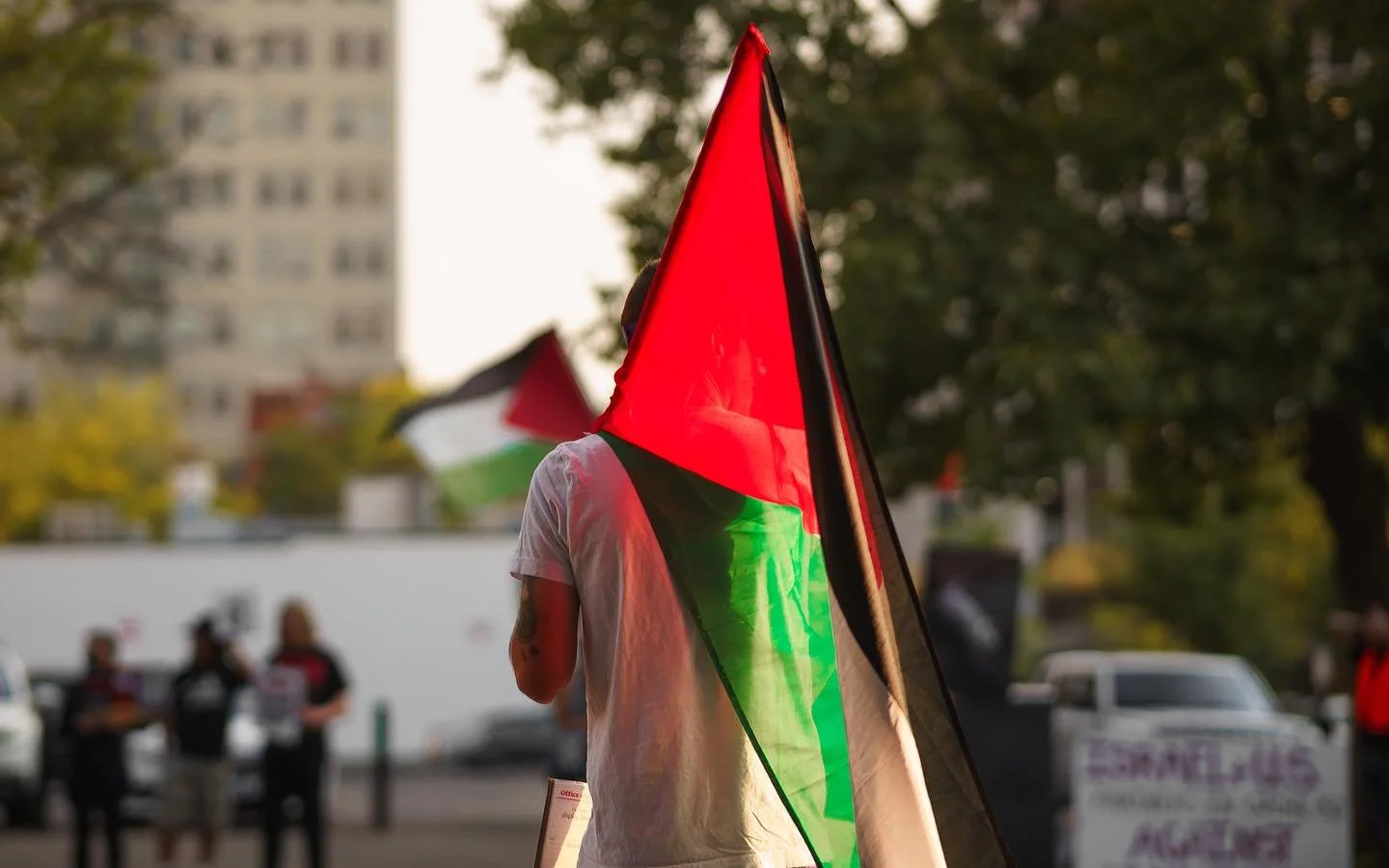 Thank you to our wonderful community for continuing to show up and make noise for Gaza! These photos were taken on September 11th.

Click the link in our bio to tell our representatives: Stop starving Gaza now!

Photos by @micah_vdw