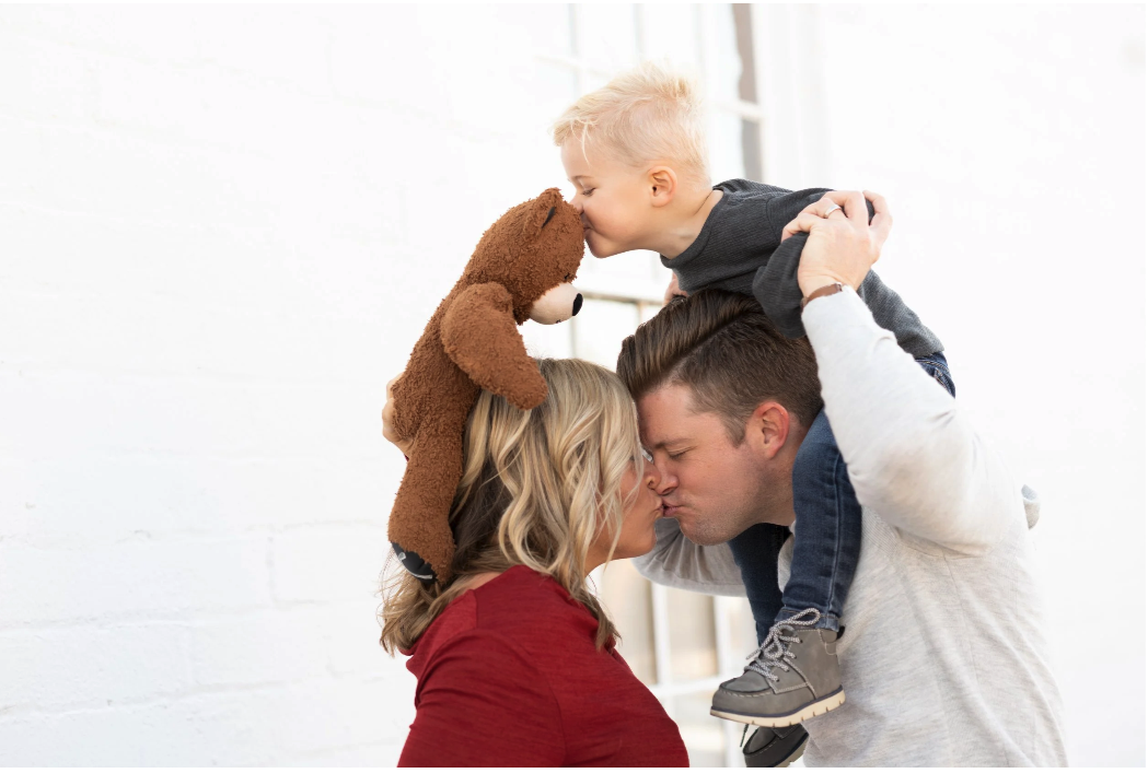 What Should I Wear for Family Photos? A Complete Guide to Looking Coordinated Without Matching