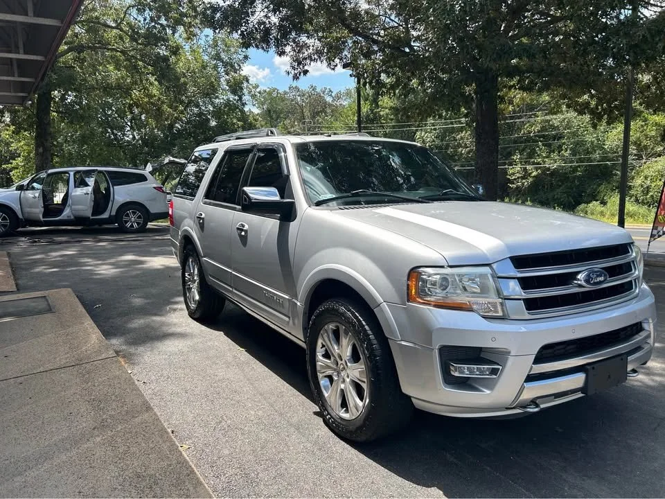 🔥 BIG SUV. BIG VALUE. PLATINUM LUXURY. 🔥

🚙 2015 Ford Expedition Platinum &ndash; 4WD
💰 ONLY $8,000
📏 275,830 miles
🎨 White Exterior | 🖤 Black Leather Interior

✨ Loaded Platinum Edition Features:

❄️ 4WD &ndash; Perfect for all seasons &amp; 