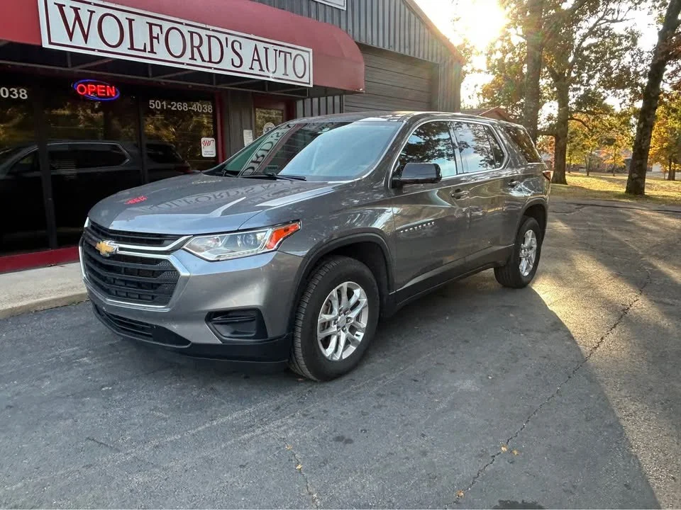 🔥 FAMILY SUV WITH 3RD ROW &mdash; $16,900!
This 2020 Chevy Traverse has the space, comfort, and reliability every family needs.
✨ Backup Camera
✨ Bluetooth
✨ BRAND NEW TIRES
✨ Third Row Seating
🙌 CarShield Warranty Available
👉 Who needs a bigger S