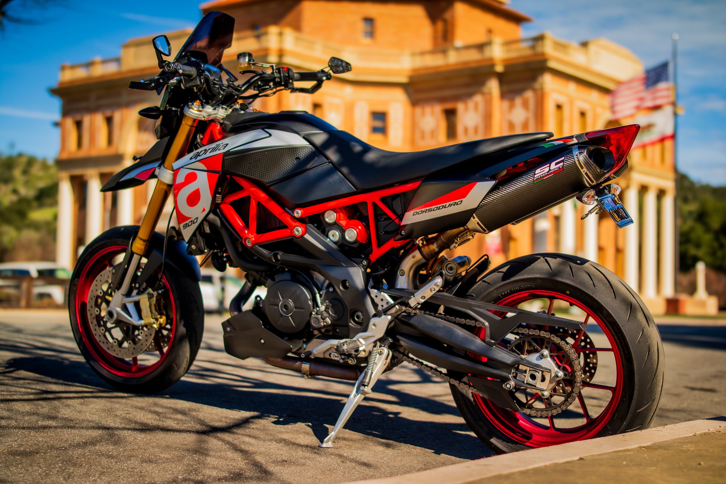 Dorsoduro 900 Urban Angle