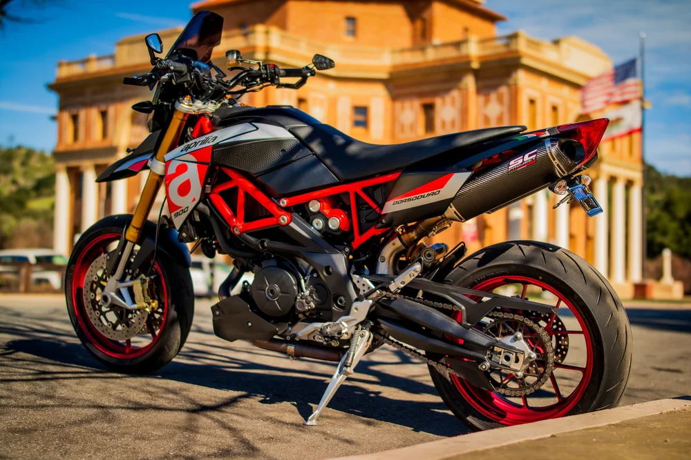 The Dorsoduro 900 - Aprilia's Large Format Supermoto — 91 Octane