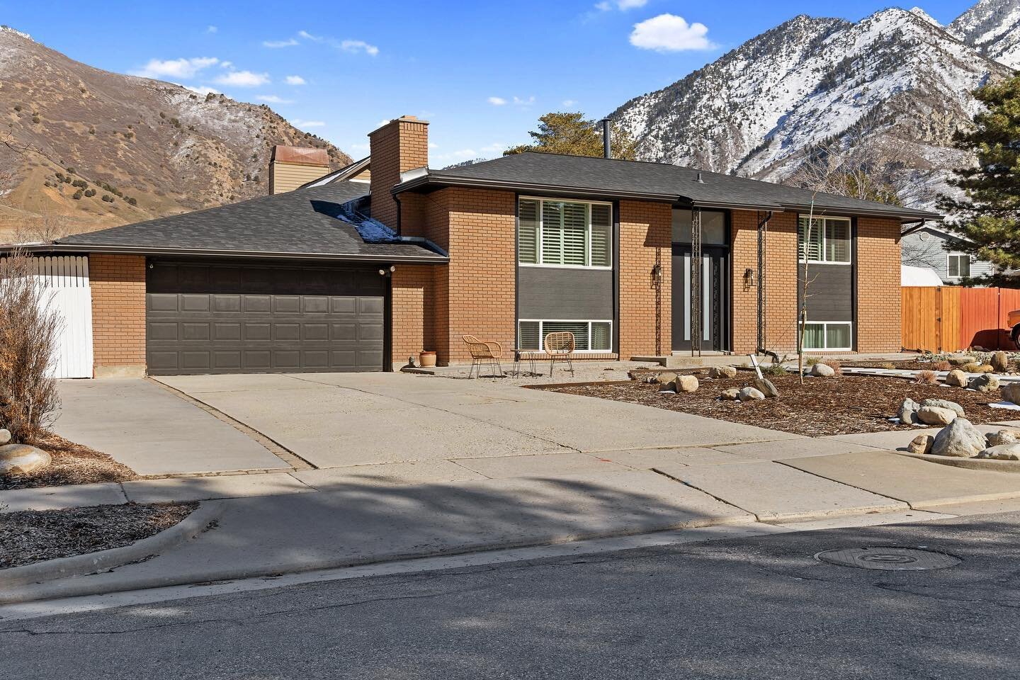 I think my favorite thing is seeing an older home completely updated😍 What about you?

Listed by: Colleen Lyons
Brokered by: @cbrealtyutah 

&bull;
&bull;
&bull;
&bull;
&bull;

#utahrealestate #utahrealtor #utahhomes #southernutahrealestate #souther