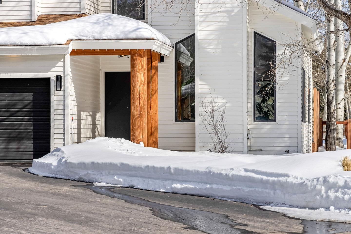 We love this Park City Home we captured last month😍 Would you buy it?🤔

Listed by: @thedawnmckennagroup @dmg.schlopyfamily 
Brokered by: @cbrealtyutah 

Send us a message if you have a new listing coming up that you need photo and/or video for. We&