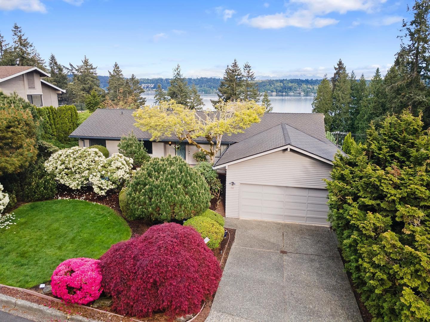 With views of the lake almost out of every room, the stunner in Bellevue is one you don&rsquo;t want to miss!😍💧

Listed by: Sarah Humes
Brokered by: @c21northhomes 

Send us a message, leave a comment, or visit the link in our bio to schedule your 