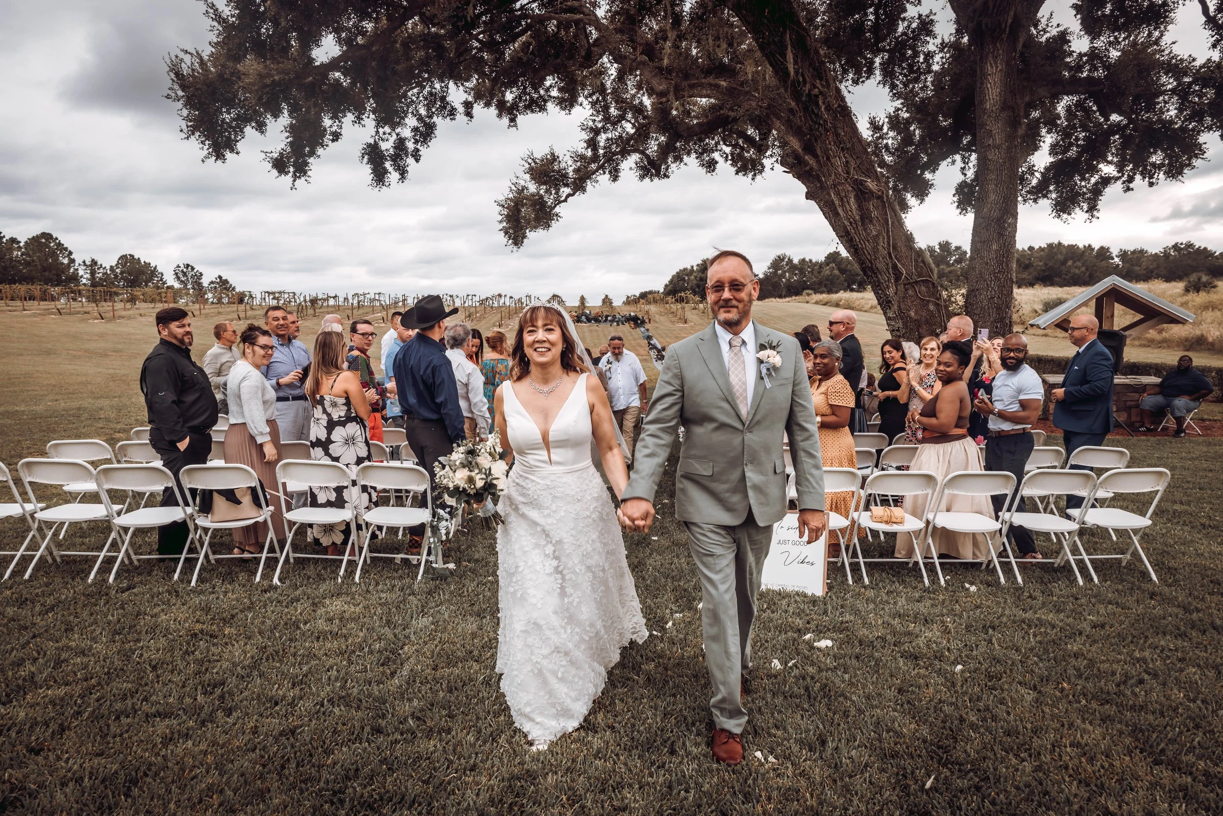 Weekday “I Do’s” Should You Consider a Weekday Wedding? 4 Questions to Ask First