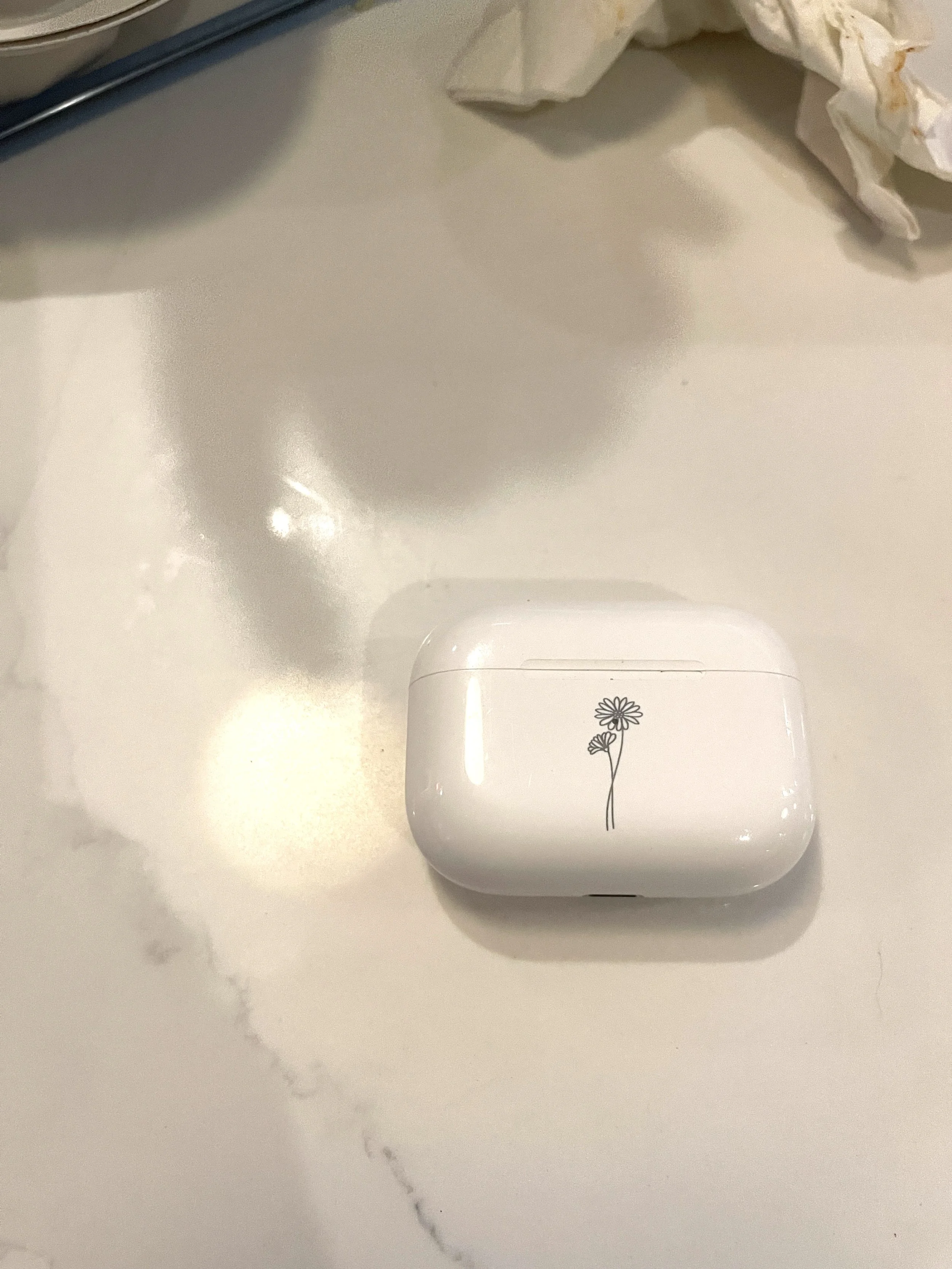 AirPods Daisy Engraving