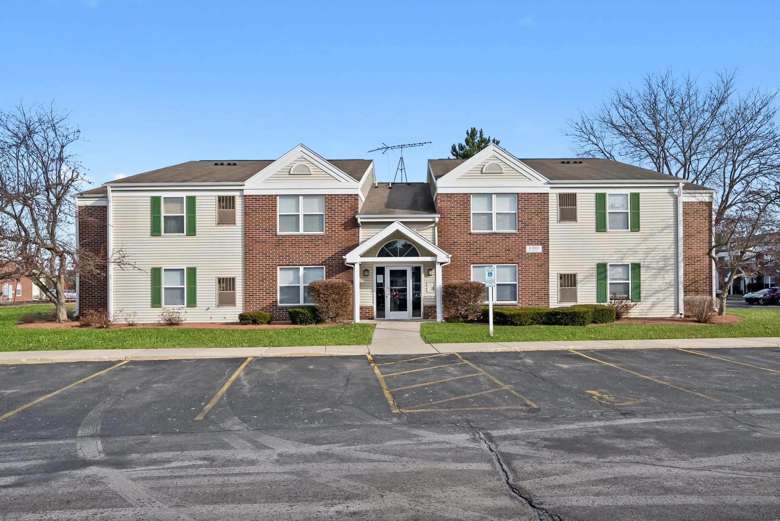 Marcus &amp; Millichap brokers sale of 136-unit multifamily property in Kenosha