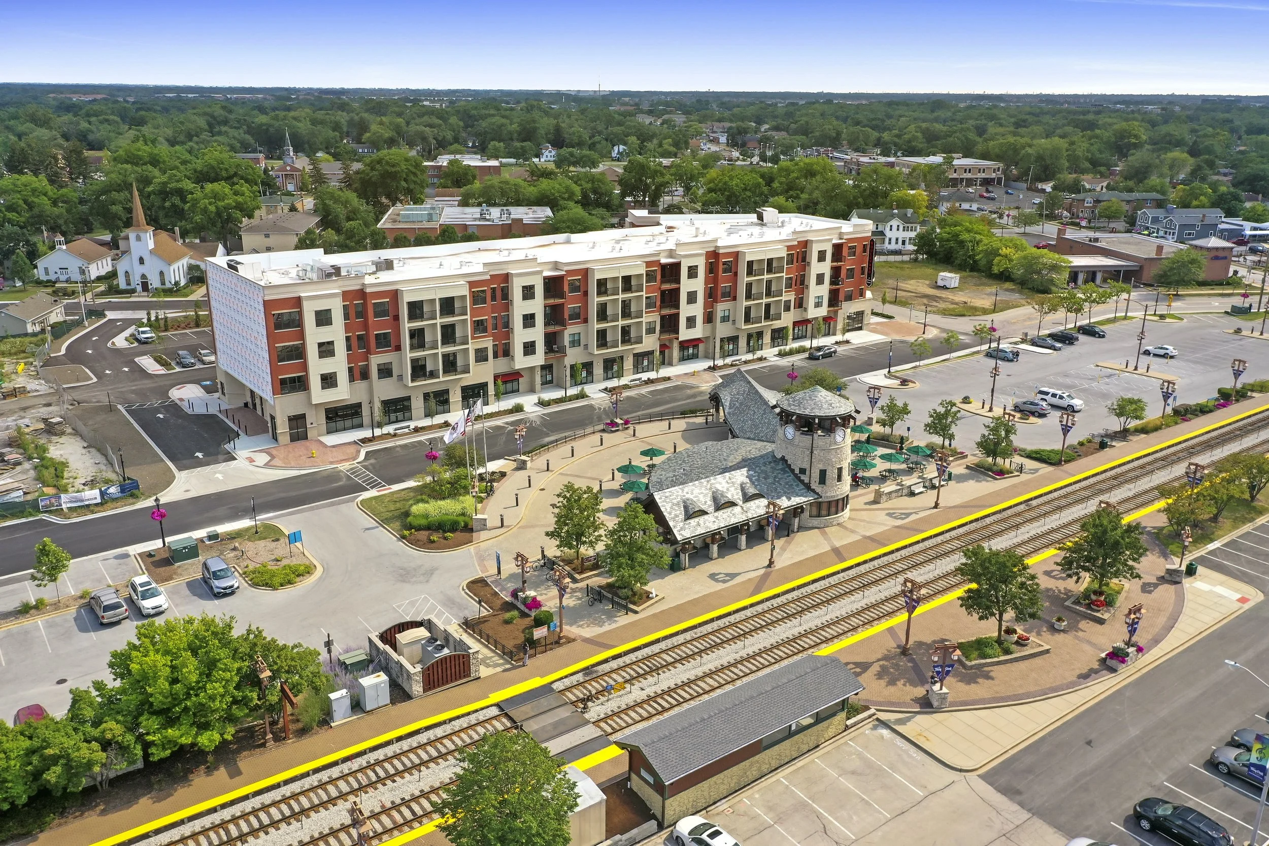 Marcus &amp; Millichap closes sale of mixed-use property in Tinley Park