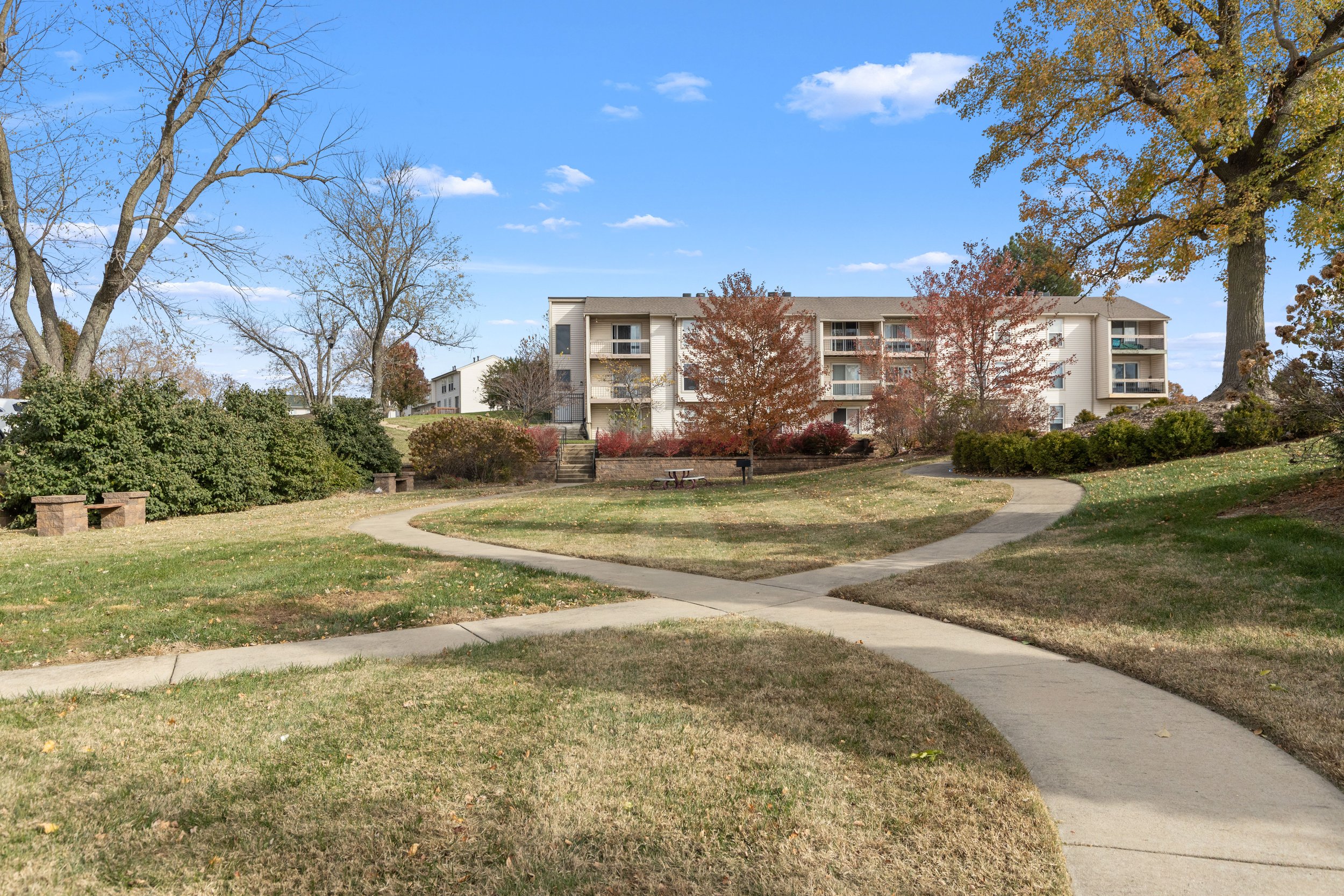Marcus &amp; Millichap Brokers Sale of 490-Unit Multifamily in St. Louis