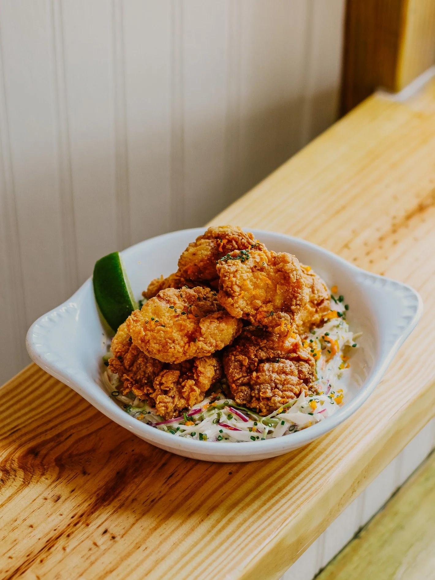 Grouper Cheeks vs Garlic Shrimp&hellip;Whose team are you on today? 🦐 🐟

> Garlic Butter Shrimp with lemon, herbs &amp; spices &amp; grilled bread
> Grouper cheeks with bang-bang sauce, lime &amp; citrus cabbage slaw

Choose wisely&hellip; or