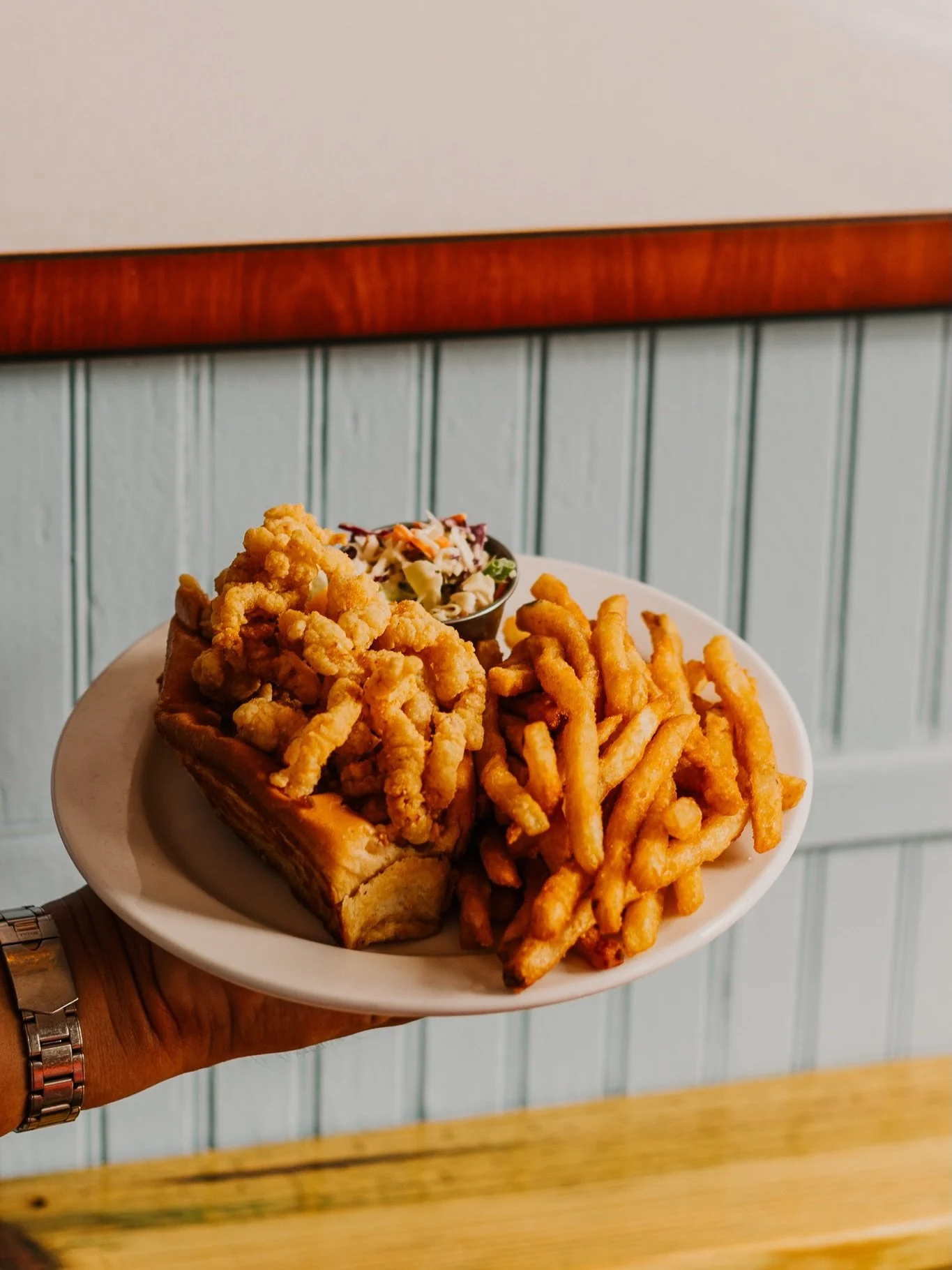 The American clam bar is one of the oldest food traditions on the East Coast. Real ones are getting harder to find, even in New England, so we figured St. Pete deserved one this summer🦞🦪

Raw littlenecks on the half shell. Fried clam rolls. Baked c